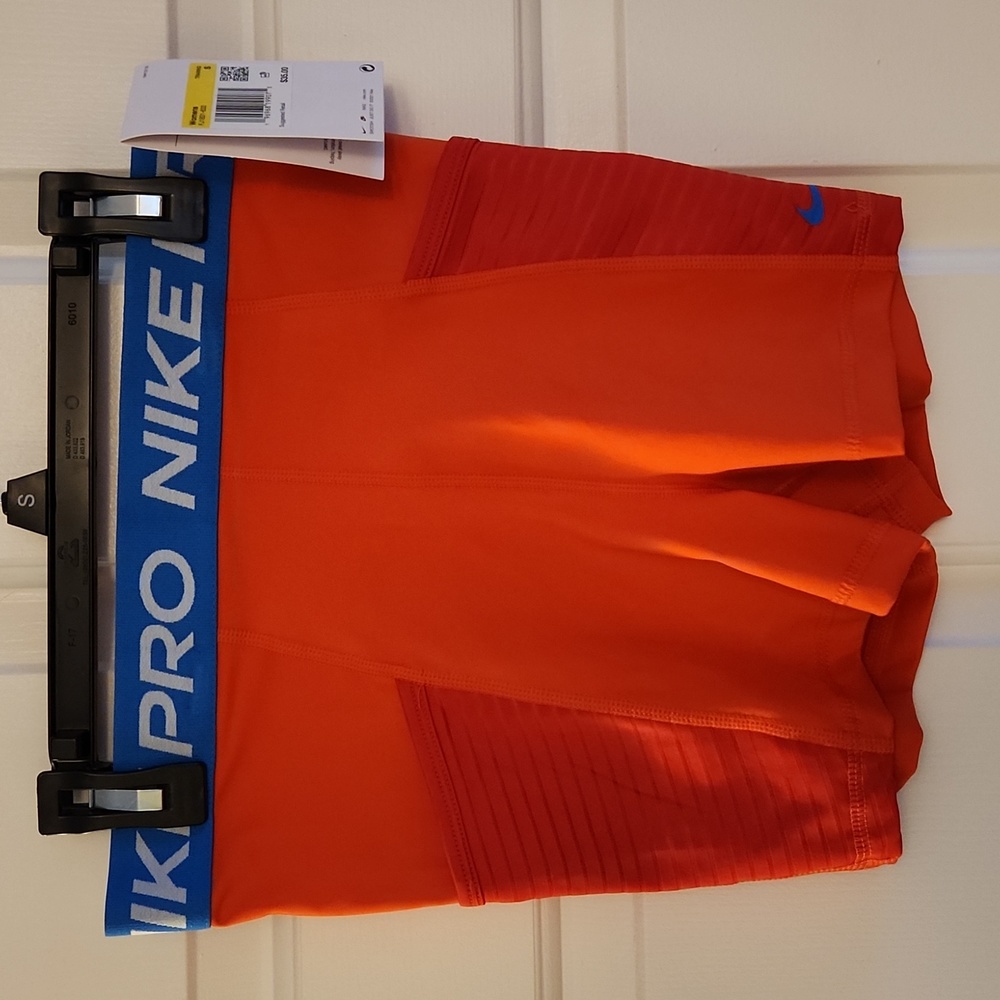 COPY - NEW! NIKE PRO SHORTS, DRI-FIT, 3", S